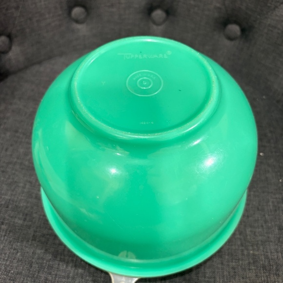 Vintage TUPPERWARE Crisp It Lettuce Keeper #1424 & Clear Lid #1425 - Picture 3 of 4